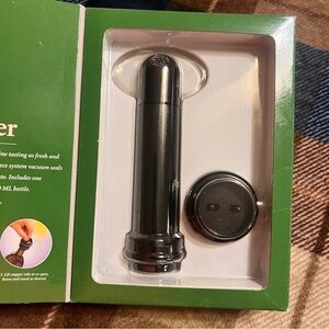 New Gossamer Bay Wine bottle vacuum sealer